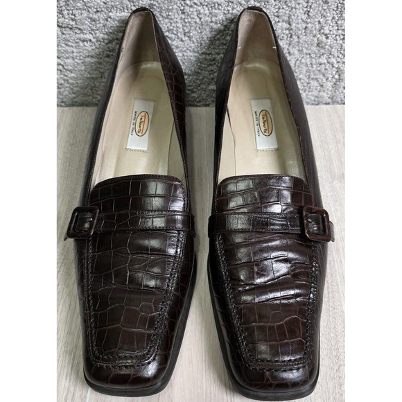 Talbots Brown Leather Crocodile Made In Italy Slip On Buckle Pumps Women's 9.5M - Picture 1 of 10